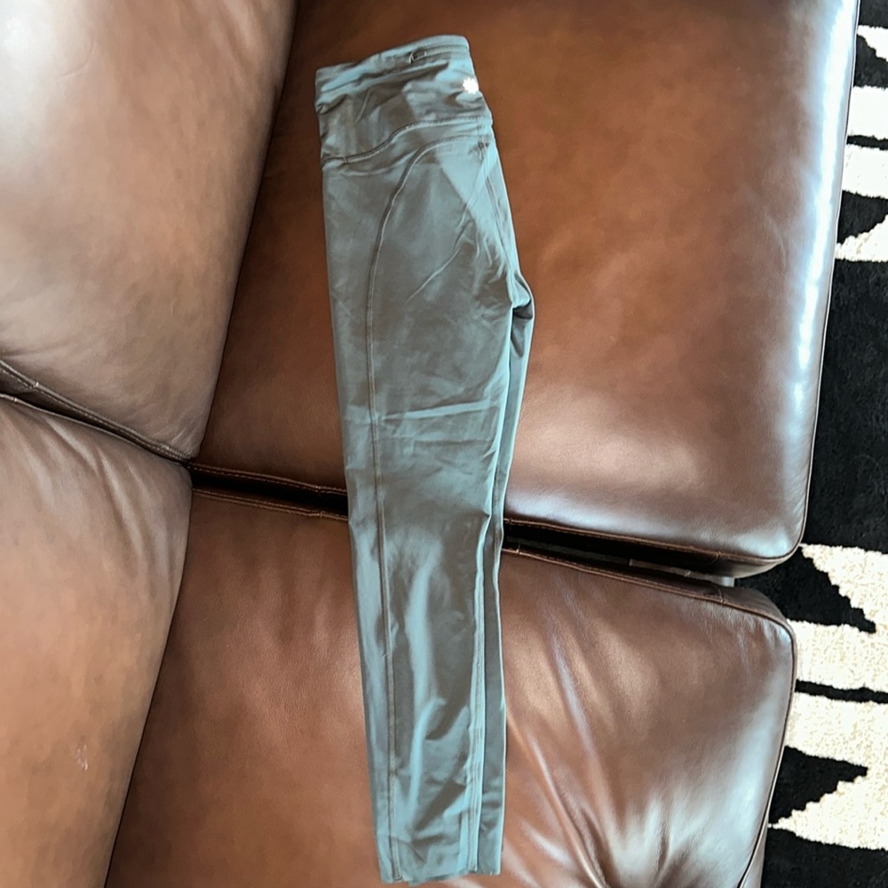 Athleta Accelerate 7/8 tights